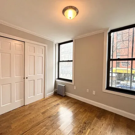 Image 7 - 632 East 11th Street, New York, NY 10009, USA - Apartment for rent