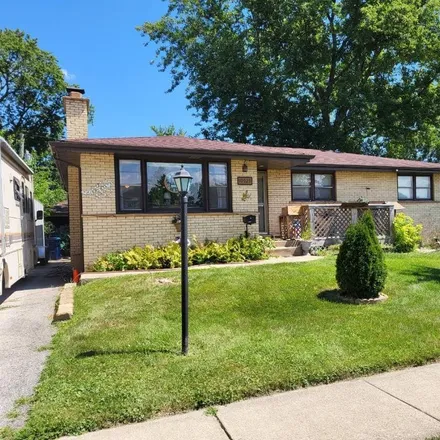 Buy this 4 bed house on 6698 West 98th Street in Oak Lawn, IL 60453