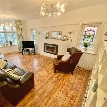 Image 2 - The Cottage, 12 Southern Road, Bournemouth, Christchurch and Poole, BH6 3SR, United Kingdom - House for sale