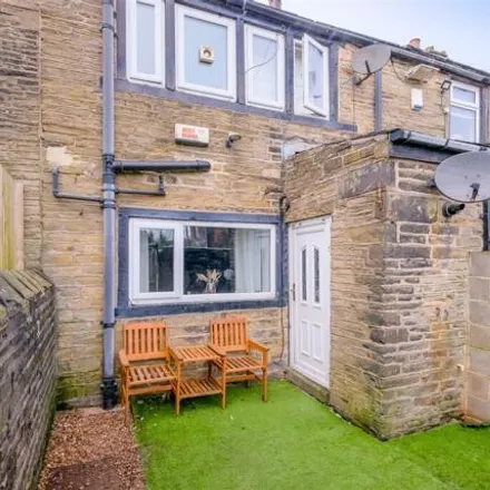 Image 1 - George III, Chapel Street, Queensbury, BD13 2PY, United Kingdom - Townhouse for sale