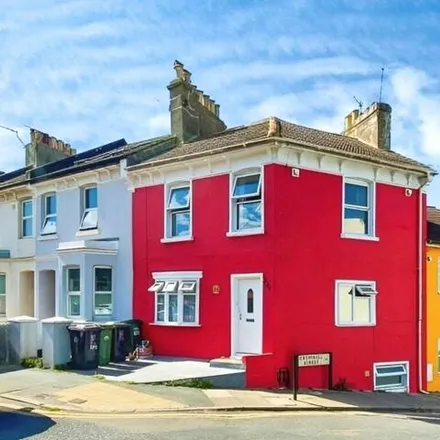 Rent this 5 bed house on 305 Queen's Park Road in Brighton, BN2 9XL