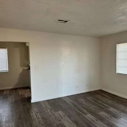 Image 3 - 3029 Milton Drive, Mojave, Kern County, CA 93501, USA - Apartment for rent