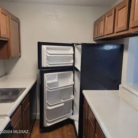 Rent this 2 bed condo on unnamed road in Tucson, AZ 85748