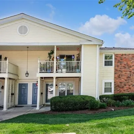 Buy this 2 bed condo on 1445 Peacock Lane in Brentwood, Saint Louis County