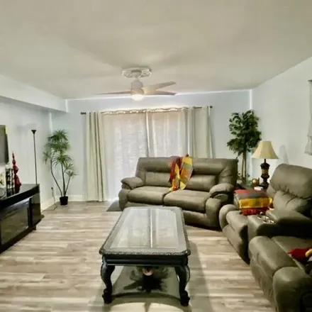 Image 3 - 1664 Beach Boulevard, Edgewater Park, Biloxi, MS 39531, USA - Condo for sale