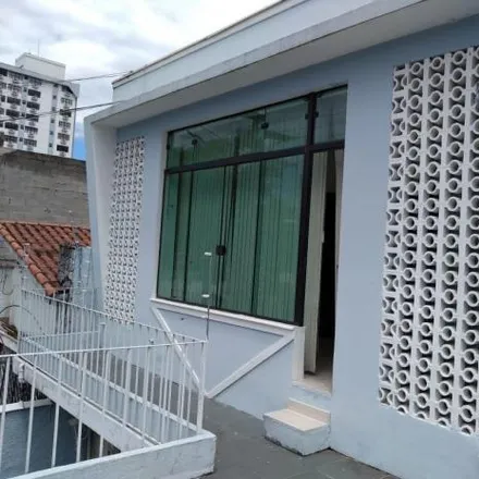 Rent this 4 bed house on Rua Engenheiro Urbano Alves de Souza Pereira in Vila São José, Taubaté - SP
