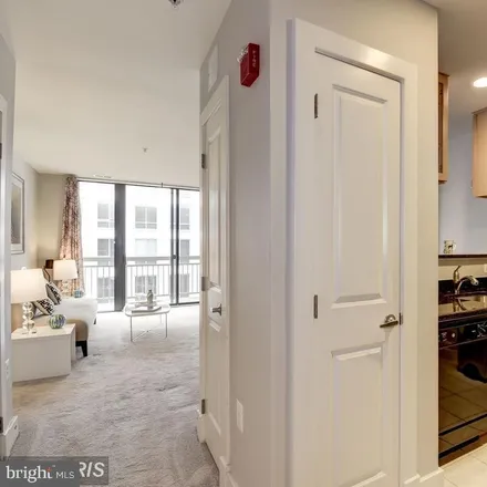 Image 6 - The Hartford Condominiums, 1200 North Hartford Street, Arlington, VA 22201, USA - Apartment for rent