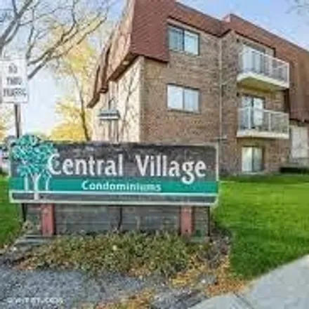 Rent this 2 bed condo on 713 W Central Rd Apt B6 in Mount Prospect, Illinois