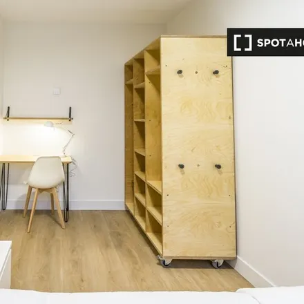 Rent this 3 bed room on Delflandplein in Delflandplein 188, 1062 HW Amsterdam