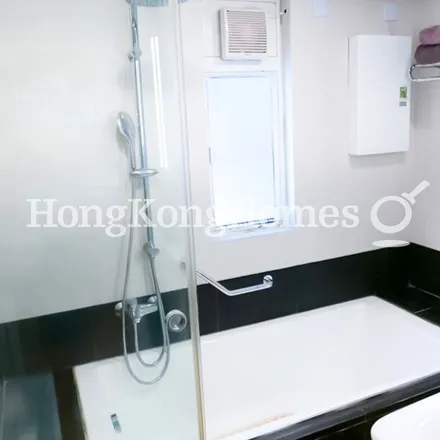Image 5 - China, Hong Kong, Hong Kong Island, Sheung Wan, Robinson Road 62B - Apartment for rent