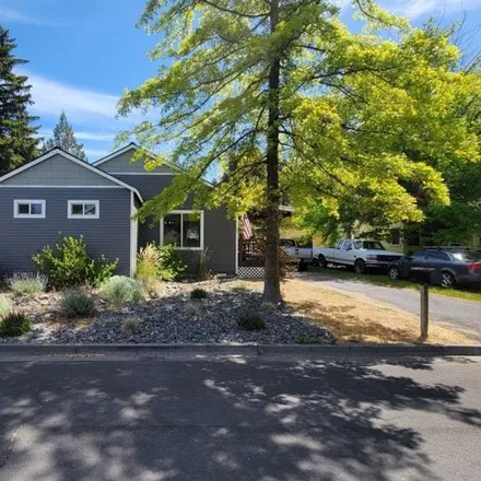 Buy this 3 bed house on 448 NW 8th St in Redmond, Oregon