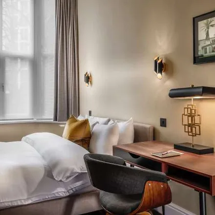 Rent this 1 bed apartment on Knaresborough House in 5-7 Knaresborough Place, London