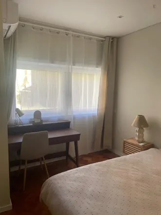 Rent this 5 bed room on Kingdom Hall Office Jehovah's Witnesses in Rua Álvares Cabral 262, 4050-040 Porto