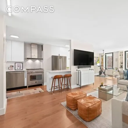 Buy this studio apartment on 207 East 74th Street in New York, NY 10021