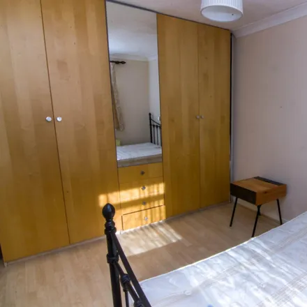 Rent this 4 bed room on 21 Ironmongers Place in Millwall, London