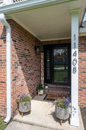 Image 2 - 11408 Geist Bluff Circle, Lawrence, IN 46236, USA - House for sale