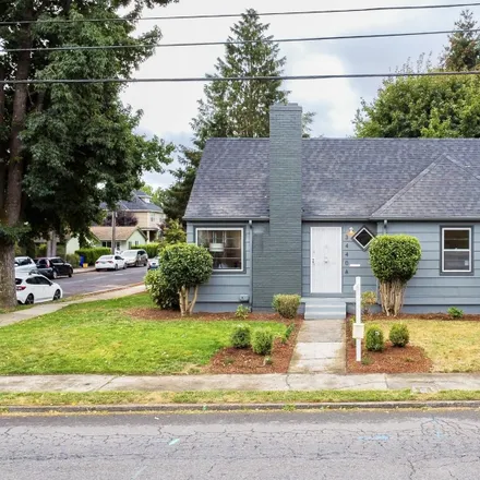 Buy this 6 bed house on 3440 Southeast Holgate Boulevard in Portland, OR 97202