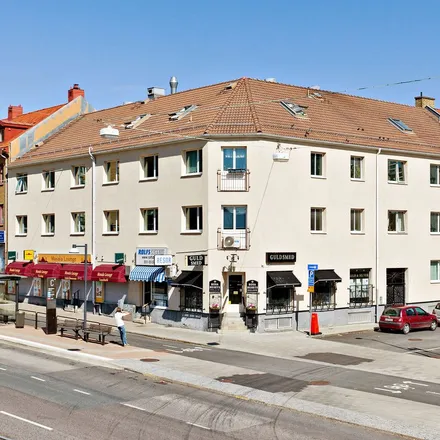 Rent this 3 bed apartment on Tondenti Barbershop in Fjärdingsgatan 3, 417 06 Gothenburg