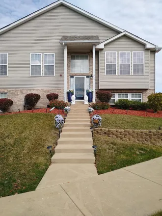 Buy this 2 bed townhouse on 5134 Monroe Street in Matteson, IL 60443