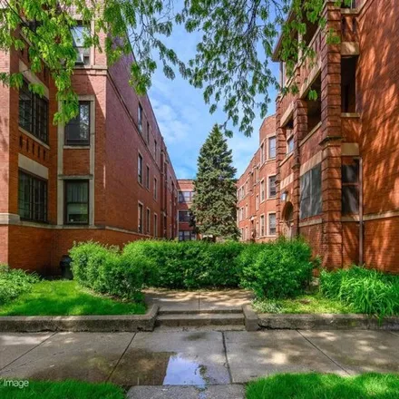 Buy this 1 bed house on 6100-6108 South Kimbark Avenue in Chicago, IL 60637