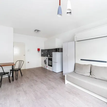 Image 1 - Ruddy, Beulah Road, London, CR7 8JG, United Kingdom - Apartment for rent