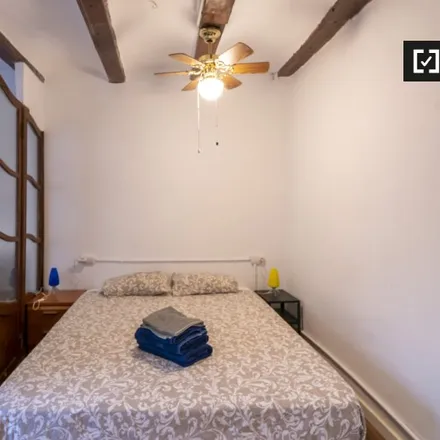 Rent this studio apartment on Carrer del Pintor Zariñena in 46003 Valencia, Spain