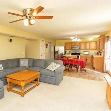 Image 3 - 541 Isaiah St, West Lafayette, IN 47906, USA - House for sale