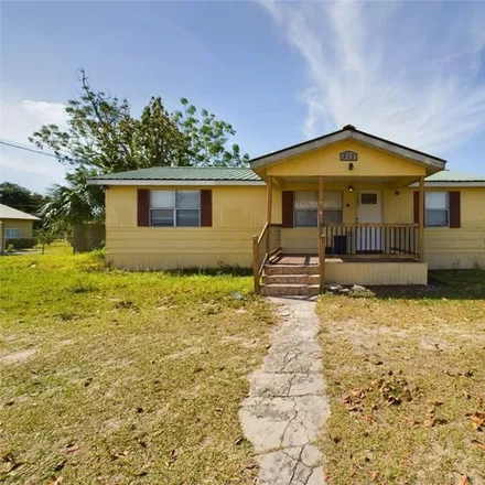 Rent this 3 bed house on 213 Tulane Drive in Avon Park, FL 33825