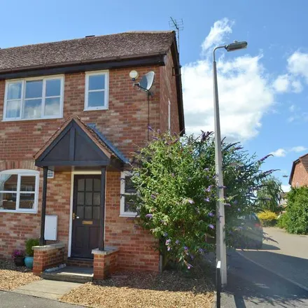 Rent this 3 bed duplex on Anding Close in Olney, MK46 5QL