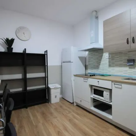 Image 5 - Carrer de la Paloma, 15 B, 08001 Barcelona, Spain - Apartment for rent