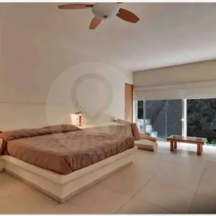 Buy this 5 bed house on Honda - Pedregal in Boulevard Adolfo Ruiz Cortines, Álvaro Obregón