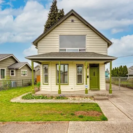 Buy this 3 bed house on 760 Columbia Street in Kelso, WA 98626