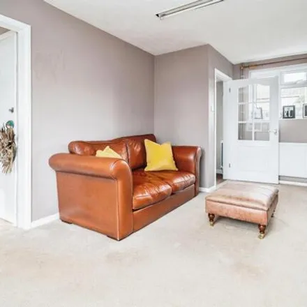 Image 3 - Parson's Close, Flamstead, AL3 8ED, United Kingdom - Duplex for sale