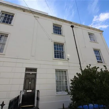 Image 2 - 30 Henstead Road, Bedford Place, Southampton, SO15 2DD, United Kingdom - Townhouse for rent