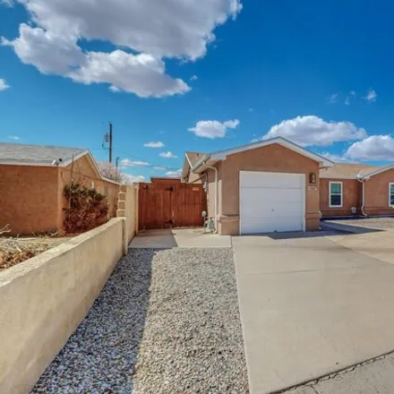 Image 3 - 5013 Grande Drive Northwest, Albuquerque, NM 87107, USA - House for sale