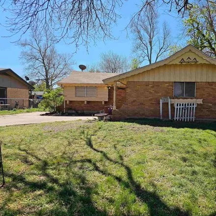 Buy this 3 bed house on 3209 Brooks Drive in Enid, OK 73701