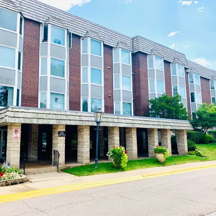 Rent this 1 bed condo on 600 Thames Parkway in Park Ridge, IL 60068