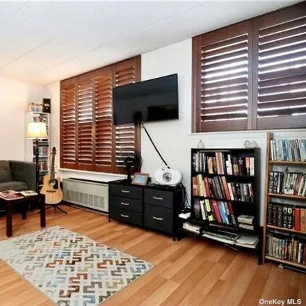 Image 7 - 322 101st Street, New York, NY 11209, USA - Apartment for sale