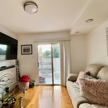 Image 5 - 1805 Mulford Avenue, New York, NY 10461, USA - Townhouse for sale