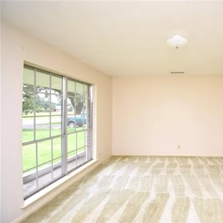 Image 3 - 1971 19th Avenue North, Texas City, TX 77590, USA - House for sale