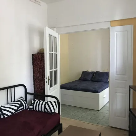 Rent this 2 bed apartment on 1 Place de l'Hôtel de Ville in 11100 Narbonne, France