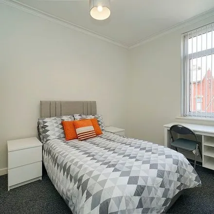 Image 8 - Lumley Avenue, Leeds, LS4 2LS, United Kingdom - Apartment for rent