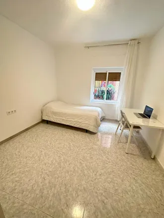 Rent this 3 bed room on El Girasol in Calle San José, 30003 Murcia