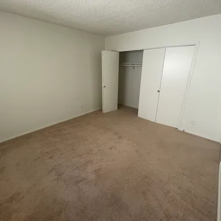 Rent this 1 bed apartment on 1099 9th Court in Santa Monica, CA 90403