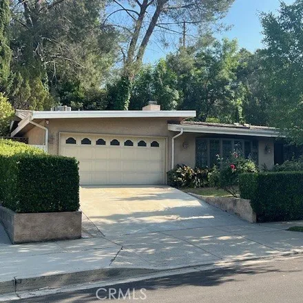 Image 1 - 24020 Oxnard St, Woodland Hills, California, 91367 - House for sale