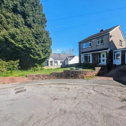 Rent this 3 bed house on The Highway in Pontypool, NP4 0PL
