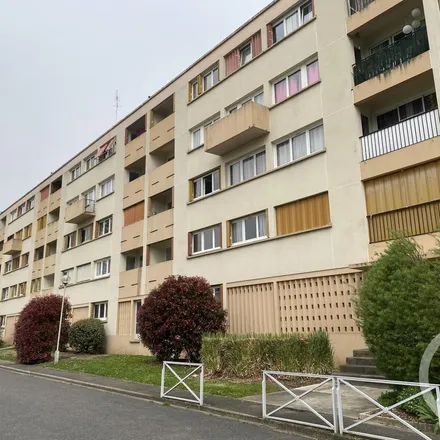 Rent this 3 bed apartment on 328 Parc de Cassan in 95290 L'Isle-Adam, France