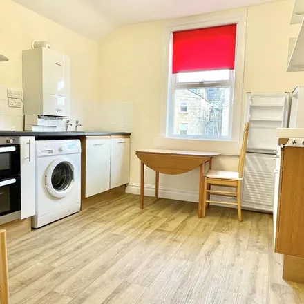 Rent this 2 bed townhouse on Kipling Avenue in Bath, BA2 4RB