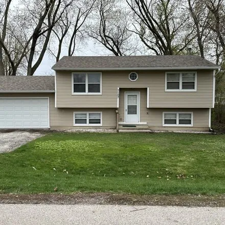 Buy this 3 bed house on 7111 Seminole Drive in Wonder Lake, McHenry County