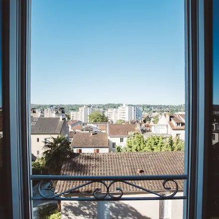 Rent this 2 bed apartment on Cours Tourny in 24000 Périgueux, France